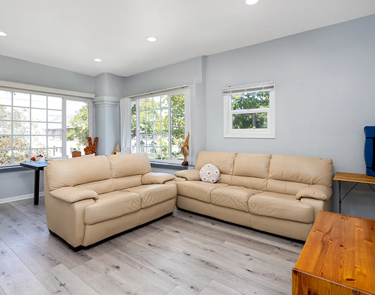 Living room in a 5-bedroom student apartment near USC